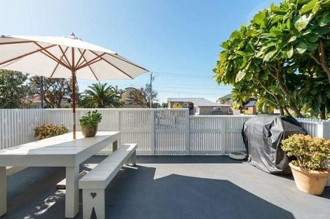 Photo of property in 290a Oceanbeach Road, Mount Maunganui, 3116
