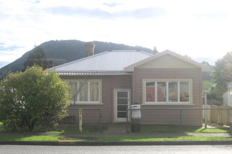 Photo of property in 28 George Street, Hikurangi, 0114