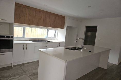 Photo of property in 10 Cliff Road, Papakura, 2110