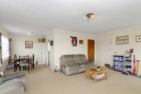 Photo of property in 14 Holmes Drive South, West Harbour, Auckland, 0618
