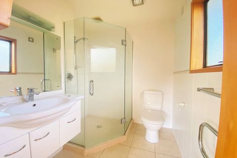 Photo of property in 1/28 Rangitoto Terrace, Milford, Auckland, 0620