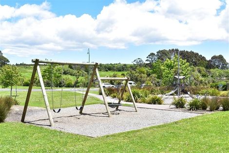 Photo of property in 9 Ballintra Close, Pinehill, Auckland, 0632