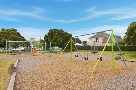 Photo of property in 16 Oceanbeach Road, Mount Maunganui, 3116