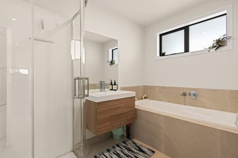 Photo of property in 6 Rill Lane, Jacks Point, 9371