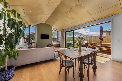 Photo of property in 16 Guthrie Street, Lake Hawea, 9382