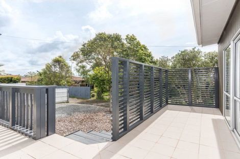 Photo of property in 1/65 Cliff View Drive, Green Bay, Auckland, 0604