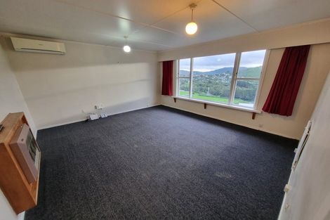 Photo of property in 12 Huntingdon Street, Northland, Wellington, 6012