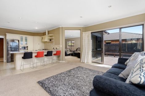 Photo of property in 2 Paul Close, Papamoa Beach, Papamoa, 3118