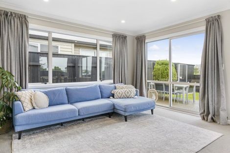 Photo of property in 15 Monowai Road, Johnsonville, Wellington, 6037