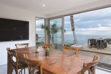 Photo of property in 1/909 Beach Road, Waiake, Auckland, 0630