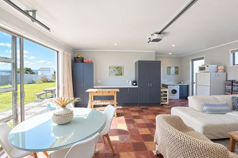 Photo of property in 108 Mahoe Place, Matarangi, Whitianga, 3592