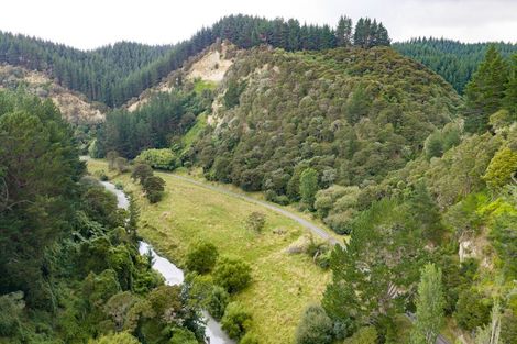 Photo of property in 3987 Turakina Valley Road, Hunterville, 4781