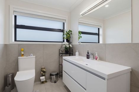 Photo of property in 37 Daniel Place, Kelvin Grove, Palmerston North, 4414