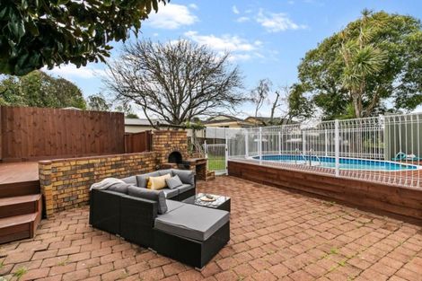 Photo of property in 34 Felgrove Street, Glendene, Auckland, 0602