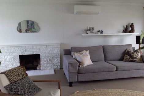 Photo of property in 17 Beach Road, Castor Bay, Auckland, 0620