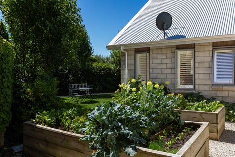 Photo of property in 10 Avignon Place, Fairhall, 7272