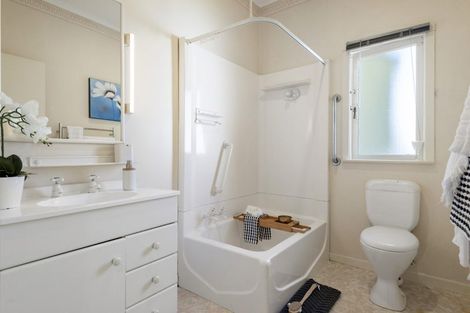 Photo of property in 1/26 Queens Parade, Devonport, Auckland, 0624