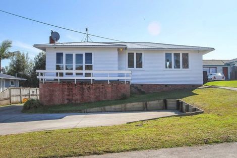 Photo of property in 29 Sylvan Crescent, Te Atatu South, Auckland, 0610