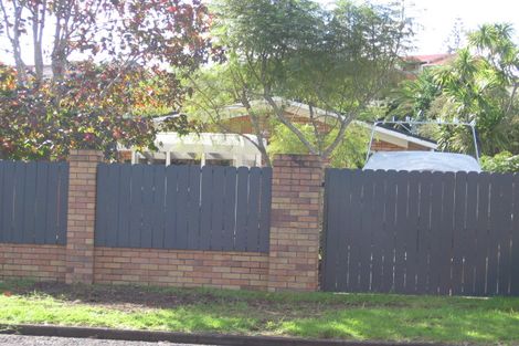 Photo of property in 44 Hattaway Avenue, Bucklands Beach, Auckland, 2012