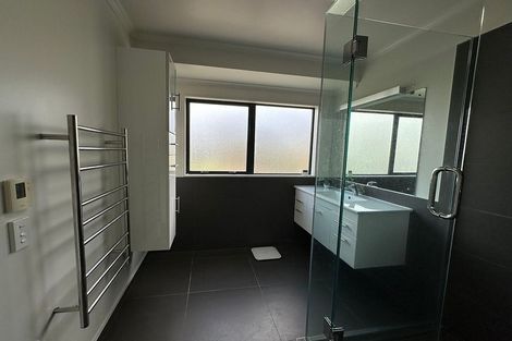 Photo of property in 59 Frank Nobilo Drive, Golflands, Auckland, 2013