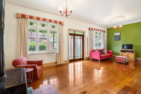 Photo of property in 21 Farquhar Road, Glendene, Auckland, 0602