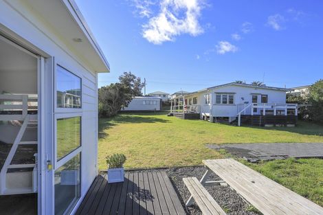 Photo of property in 188 Pukehina Parade, Pukehina, 3189