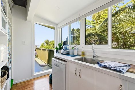 Photo of property in 12 Tensing Place, Khandallah, Wellington, 6035