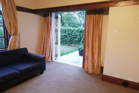 Photo of property in 18 Links Road, New Lynn, Auckland, 0600