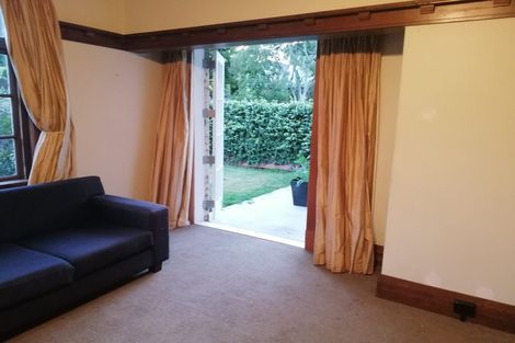 Photo of property in 18 Links Road, New Lynn, Auckland, 0600