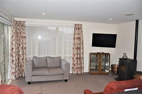 Photo of property in 21 Lenton Street, Aranui, Christchurch, 8061