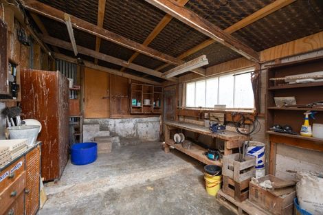 Photo of property in 658 Roberts Line, Kelvin Grove, Palmerston North, 4470