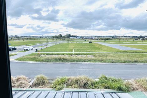 Photo of property in 42 Auranga Drive, Karaka, Papakura, 2113