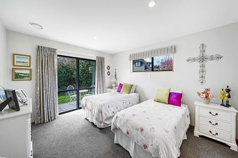 Photo of property in 18 Vanderbilt Place, Halswell, Christchurch, 8025