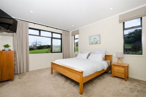 Photo of property in 265 Old North Road, Kumeu, 0892