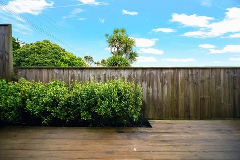 Photo of property in 29b Glanmire Road, Newlands, Wellington, 6037