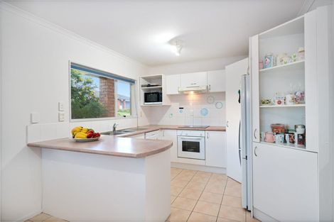 Photo of property in 17 Greenberry Drive, Ranui, Auckland, 0612