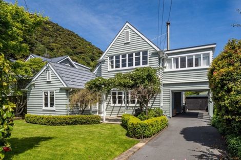 Photo of property in 7 Hinau Street, Eastbourne, Lower Hutt, 5013