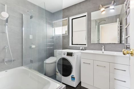 Photo of property in 54 Glennandrew Drive, Half Moon Bay, Auckland, 2012