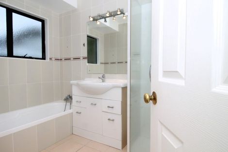 Photo of property in 99 Eugenia Rise, Totara Heights, Auckland, 2105