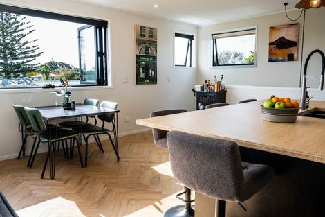 Photo of property in 1/90 Gloria Avenue, Te Atatu Peninsula, Auckland, 0610