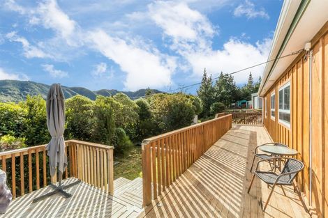 Photo of property in 675 Coast Road, Wainuiomata Coast, Wainuiomata, 5373
