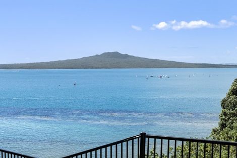 Photo of property in 3/64 Seacliffe Avenue, Belmont, Auckland, 0622