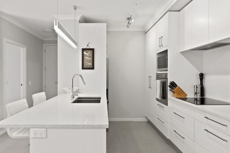 Photo of property in 18 Rewa Rewa Lane, Orewa, 0931