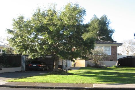 Photo of property in 48 Lawrence Crescent, Hillpark, Auckland, 2102