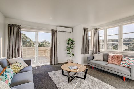 Photo of property in 33 Maher Place, Ranui, Porirua, 5024