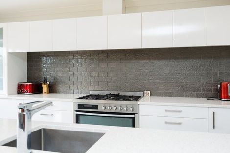 Photo of property in 5 Morocco Terrace, Kelvin Grove, Palmerston North, 4414