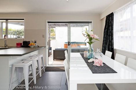 Photo of property in 15 Geraldine Crescent, Cloverlea, Palmerston North, 4412