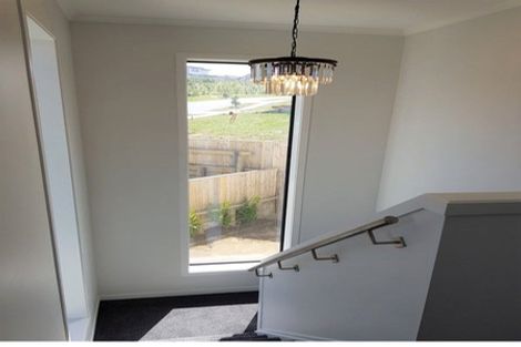 Photo of property in 1 Opaoa Way, Aotea, Porirua, 5024