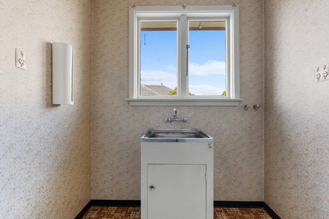 Photo of property in 131 Memorial Avenue, Burnside, Christchurch, 8053