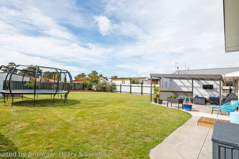 Photo of property in 15 Geraldine Crescent, Cloverlea, Palmerston North, 4412